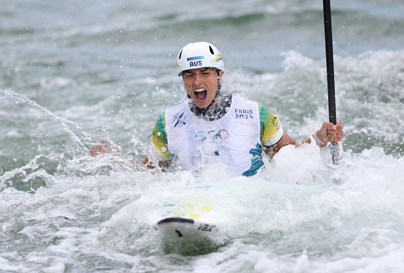 Jess Fox celebrating winning Gold at Paris Olympics